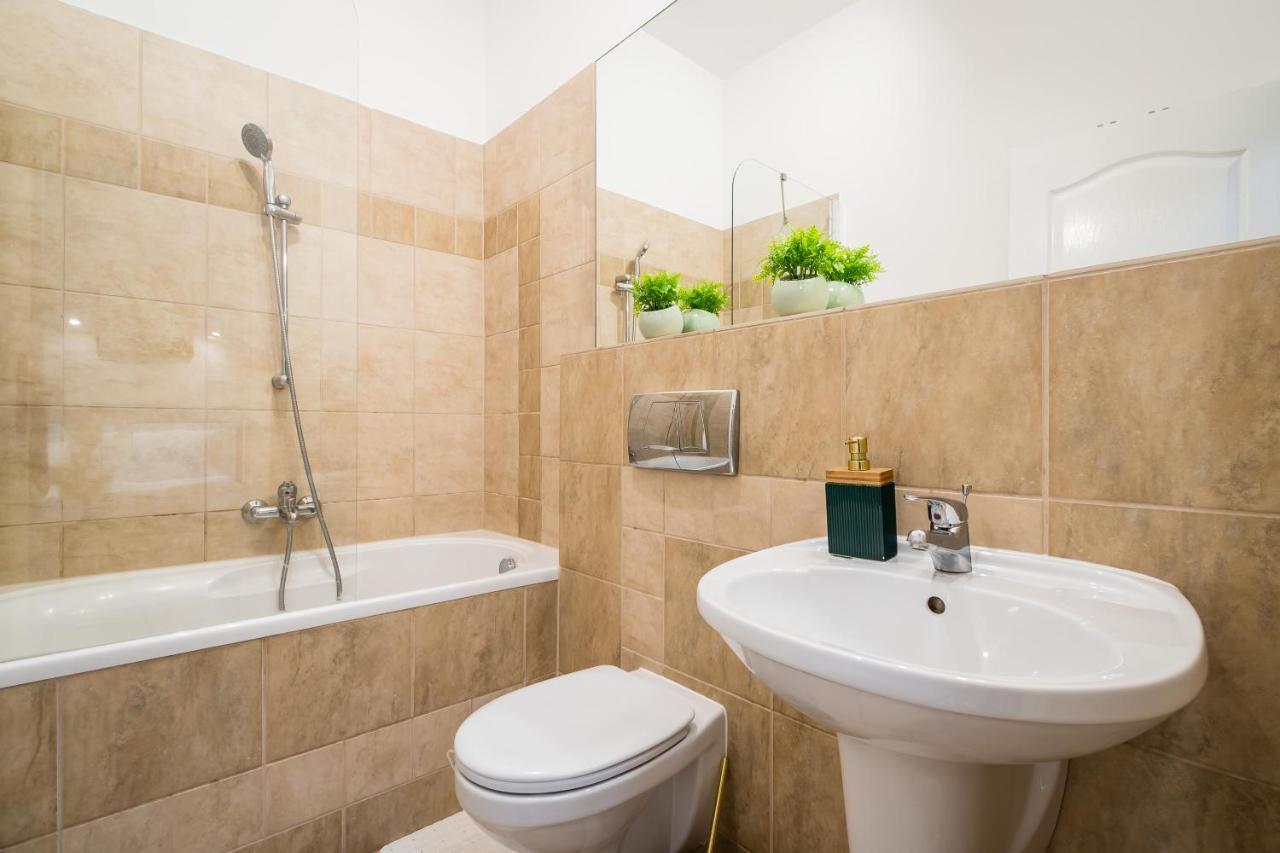 Royal City Apartment 2 Cracovie Extérieur photo